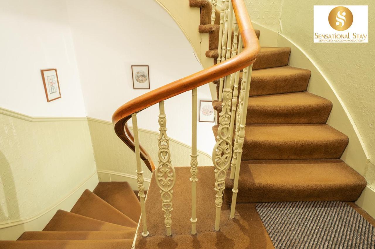 2 Bedroom Apt At Sensational Stay Serviced Accommodation Aberdeen - Clifton Road Eksteriør billede